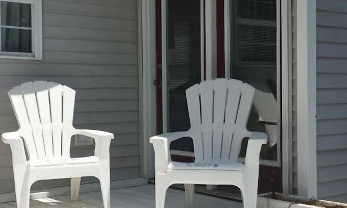 Lakeview Cottage | Cozy Cottage Getaway at Indian Lake!