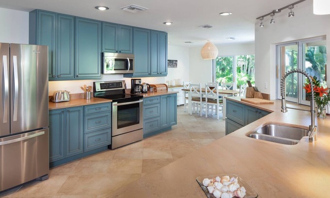Park Shore Cottage | Cozy Cottage in pristine Park Shore location near beach with private heated pool