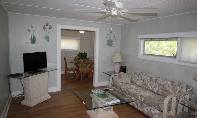St. Lucie Village Cottage | Cozy Cottage in St Lucie Village on the Indian River Lagoon with a 250 ft dock