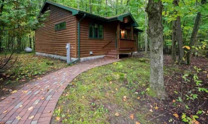 Egg Harbor Cabin | Cozy Cottage in the Woods