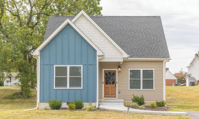 Shenandoah House | Cozy Cottage in the Heart of Shenandoah
