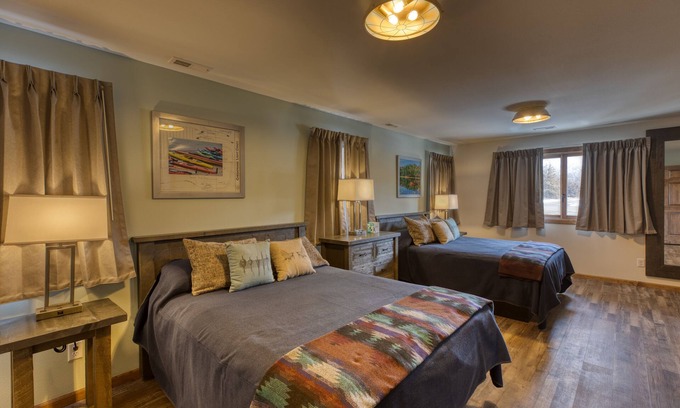 Yankton Cottage | Cozy Cottage- Lewis and Clark Resort