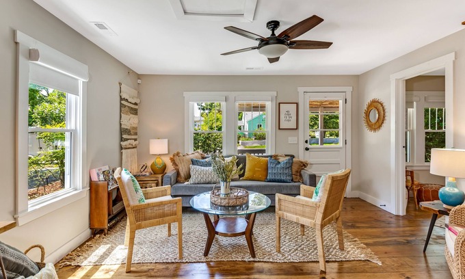 Wilmington Cottage | Cozy Cottage Near Downtown w/NO Cleaning Chores