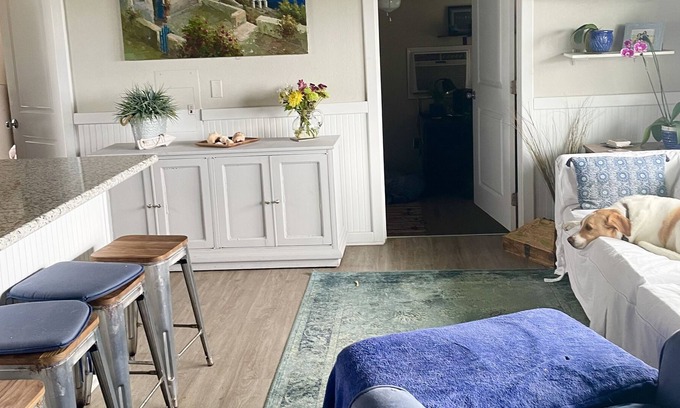 Cedar Lane Cottage | Cozy Cottage nestled between Sargent Beach and ICW