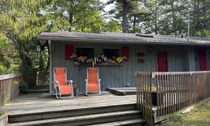 Sturgeon Bay Cottage | Cozy Cottage Now Booking all Dates! Winter included!