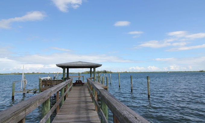 St. Lucie Village Cottage | Cozy Cottage Old Florida Style on the Indian River Lagoon