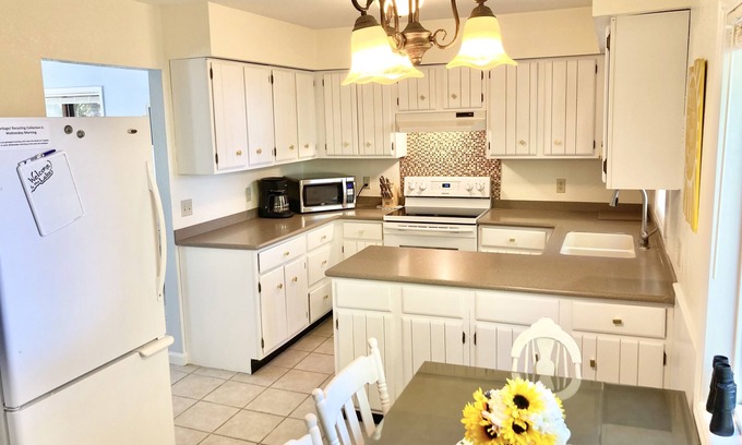 Black Wolf House | Cozy cottage on a sandy bay on the west shore of Lake Winnebago.