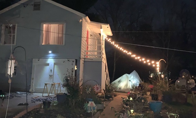 Edgewood Cottage | cozy cottage on half acre garden walking distance to edgewood shopping district