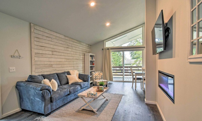 Westport Cottage | Cozy Cottage on the Coast Near Downtown Westport!