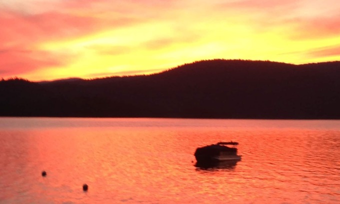 Bridgewater House | Cozy Cottage on Whittemore Point, Newfound Lake, NH
