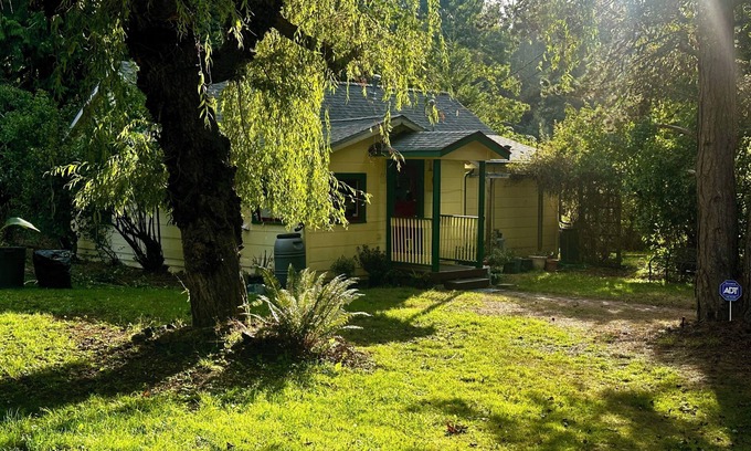 Olympia Cottage | Cozy Cottage Retreat w/Open Air Bath house, one minute walk to Squaxin Park