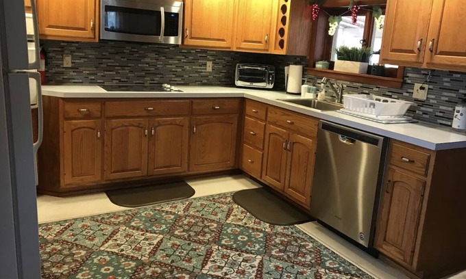 East Stroudsburg Cottage | Cozy cottage w/fire pit, grill, pet friendly,full kitchen w/condiments, coffees.