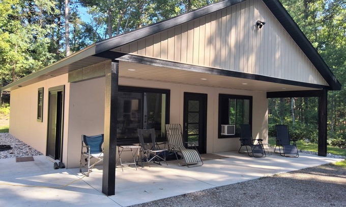Pentwater Cottage | Cozy Cottage wildlife abounds at the REZ ofnPentwater