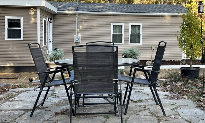 Rippon Cottage | Cozy Cottage/Writers Retreat . Nestled in the woods . Private