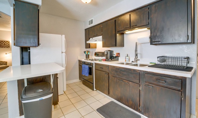 Cottonwood-Verde Village Cottage | Cozy Cottonwood Home w/Covered Patio & Gas Grill!