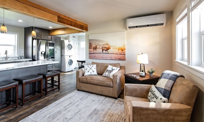 Kittitas County Cabin | Cozy country cabin 20 minutes to Ellensburg/Cle Elum. Bring your horses or ATV's