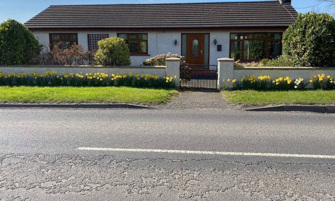 Crumlin House | Cozy Country Cottage