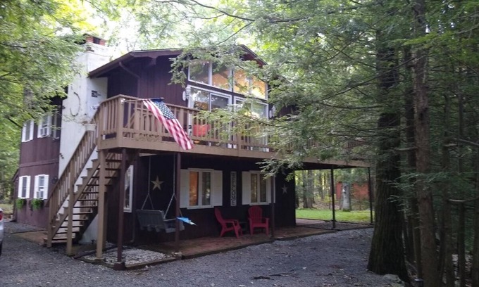 Hawley Cottage | Cozy Country Cottage
