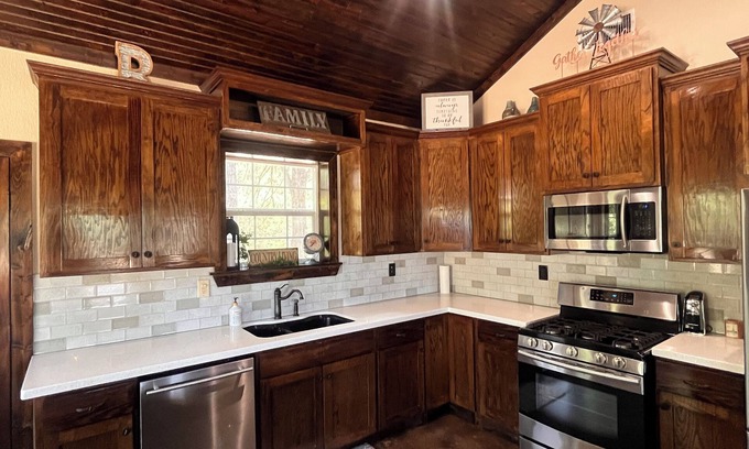 Buffalo Other | Cozy country retreat- a wonderful place to relax and refresh.