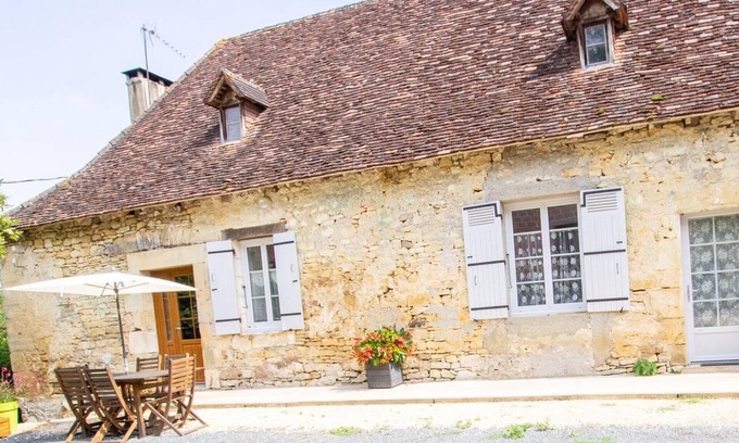 Tourtoirac Cottage | Cozy Countryside Home with BBQ, WiFi, Near Chateau de Hautefort and Ruins