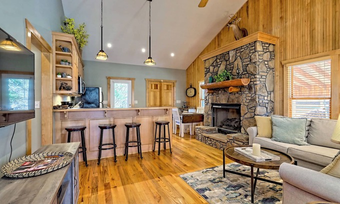 Elf Cabin | Cozy Cove Retreat by Chatuge Home Concierge Private Swim Dock, kayaks, grill
