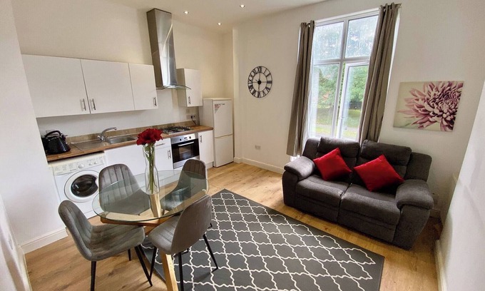 Fairfield Apartment | Cozy Croydon Apartment with Central Heating & Free Parking