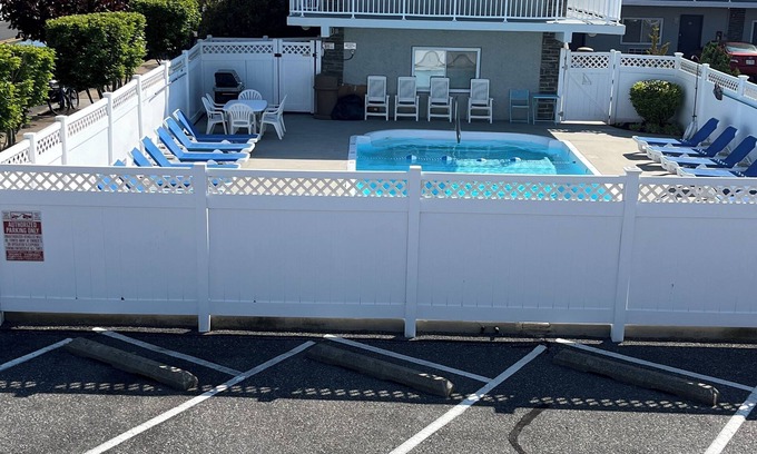 North End Condo | Cozy & cute condo with pool steps away from downtown Ocean City & the boardwalk!
