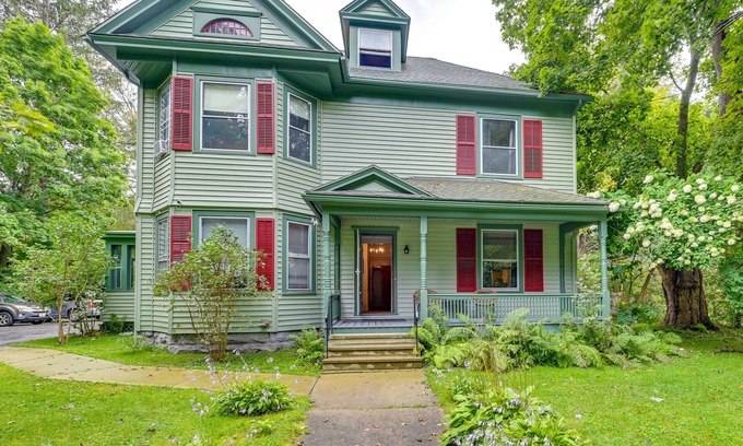 Lenox Dale Apartment | Cozy Dalton Studio w/ Porch & Outdoor Seating!