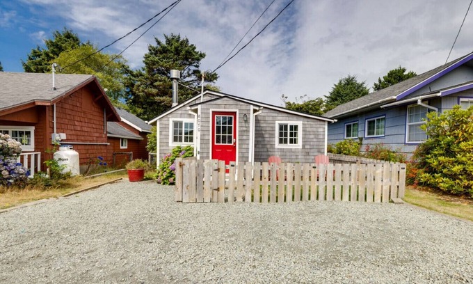 Rockaway Beach Cabin | Cozy Dog-Friendly Cabin near Twin Rocks