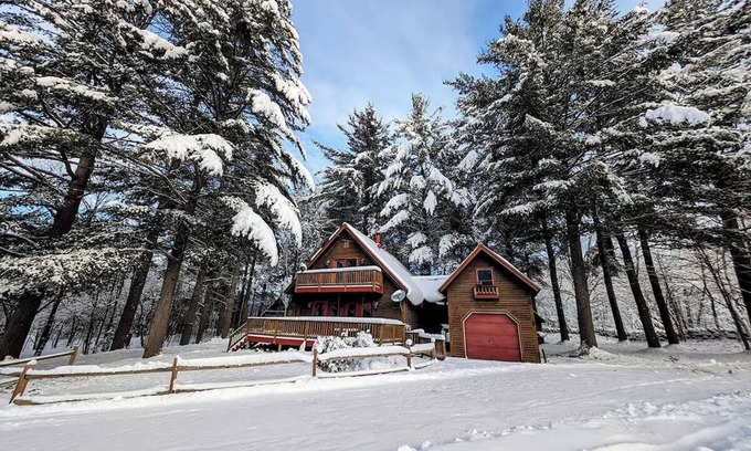 Sunday River Area Cabin | Cozy Dog Friendly Cabin 8 Miles to Sunday River