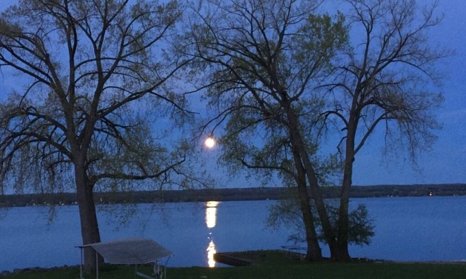 Seneca Falls House | Cozy Dog-friendly Lakefront Vacation Getaway on Cayuga Lake