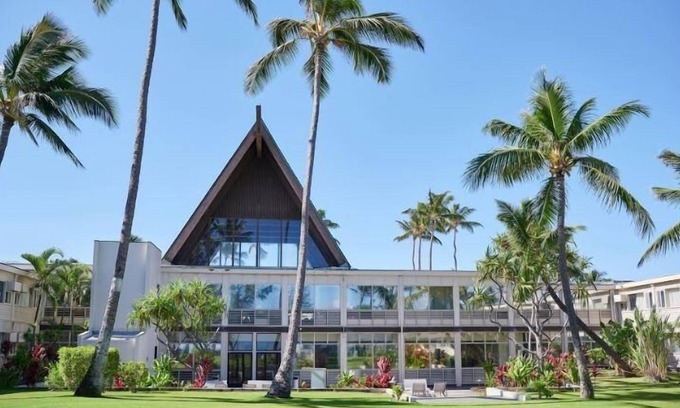 Kahului Apartment | Cozy Double-Bed Room w/ WiFi, Large TV, & Mini-Refrigerator