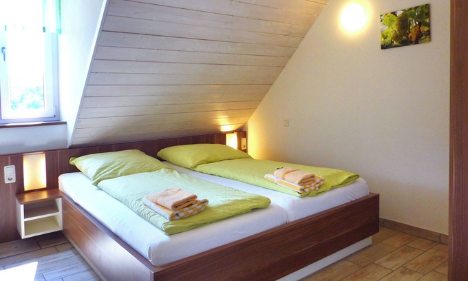 Volkach Apartment | Cozy double room surrounded by vineyards