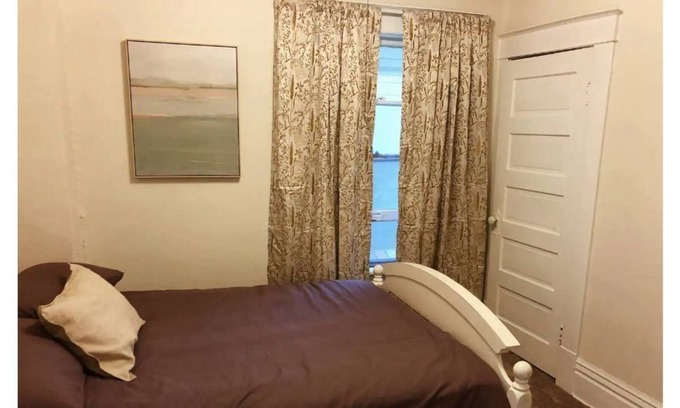 St. Joseph House | Cozy Downtown 3 Bedroom Home