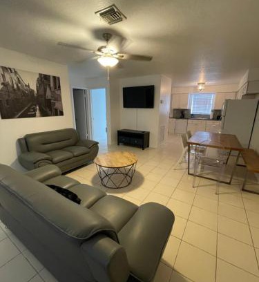 Sailboat Bend Apartment | Cozy Downtown Apartments on Water