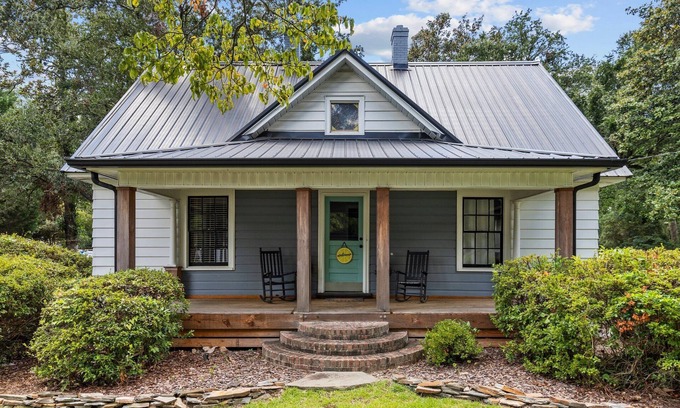 Southern Pines Cottage | Cozy downtown cottage close to the park