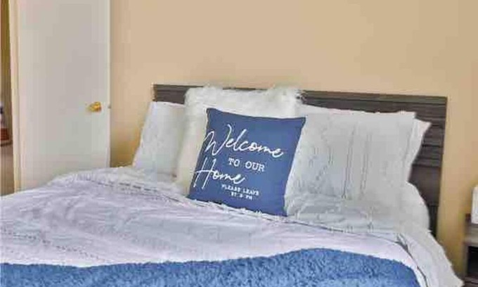 Downtown Omaha Apartment | Cozy Downtown Condo w/ Blue Sky Views