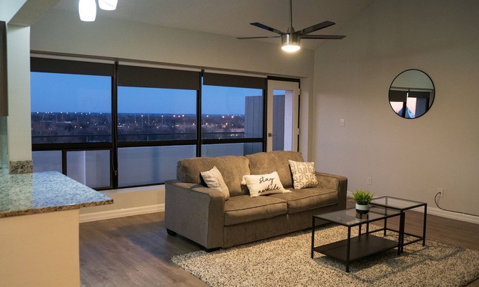 Medical District Apartment | Cozy Downtown Luxury High-Rise: Sleeps 6
