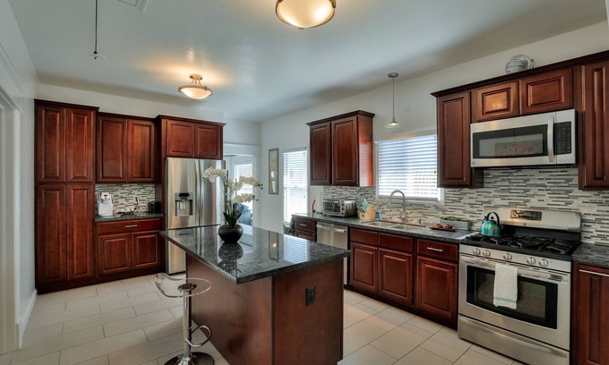 Northside House | Cozy Downtown San Jose House-Business/Vacation