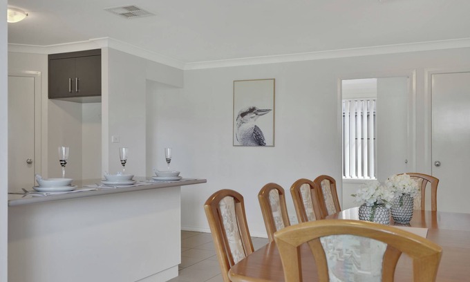Dubbo House | Cozy Dubbo retreat - close to the zoo
