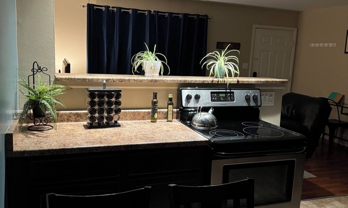 Berkley House | Cozy duplex in the heart of the city.
