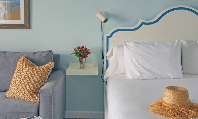 Cape May House | Cozy & Elegant Beachside Retreat in Cape May with Pool & Dining