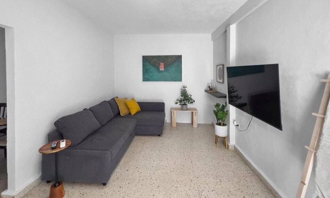 Santurce Villa | Cozy Escape for 2 in Condado – 9 Mins to Airport