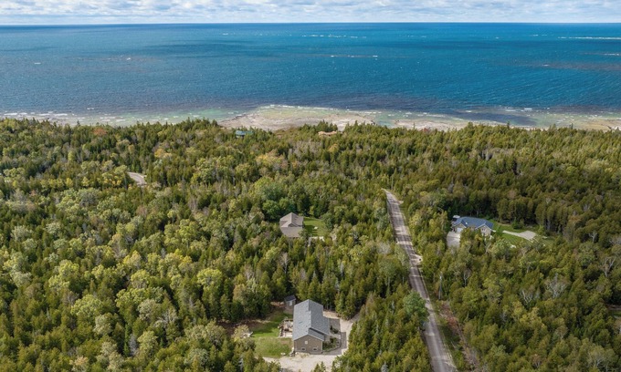 Lion's Head Cottage | Cozy escape near Lake Huron!