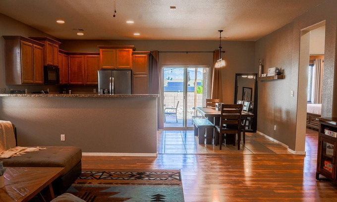 Albuquerque House | Cozy Escape with Mountain and City Views