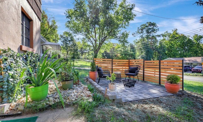 East Ridge Apartment | Cozy extra-large studio in charming Chattanooga