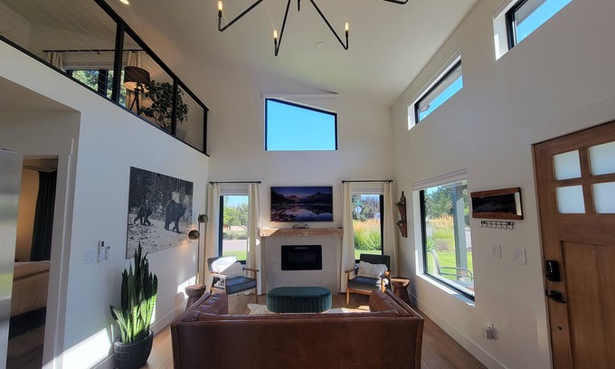 Farviews - Pattee Canyon House | Cozy, extremely CLEAN, Missoula Guesthouse Retreat!