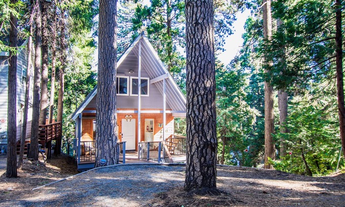 Arrowhead Villas Cabin | Cozy Fairytale Cabin