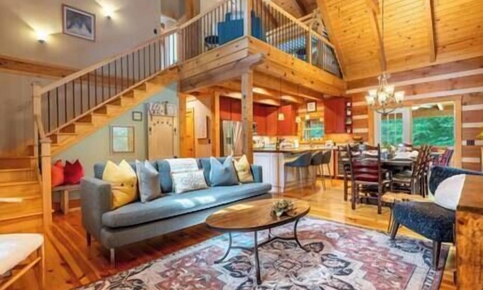 Hot Springs House | Cozy Family Cabin Retreat with hot tub. Nestled in the Appalachian Mountains