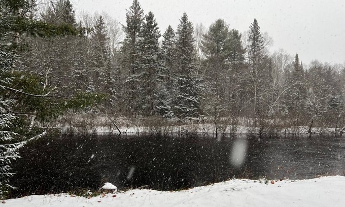 Hastings Highlands Cottage | Cozy family cottage with beautiful scenic view on York river in Bancroft